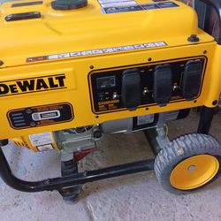 DeWalt DXGNR4000 Portable Gas Generator