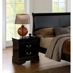 Nice bedroom set: bed ,chest,dresser, mirror,night tabe