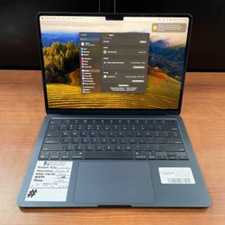 MacBook Air 13 inch M2 Chip with 8GB RAM 256GB SSD with Store Warranty And Financing Available!