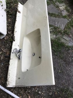 Sinks and lights feature