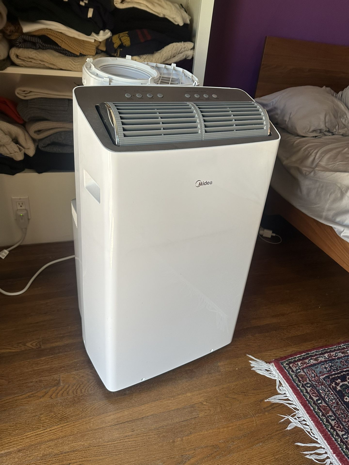 Midea 12,000 BTU  Portable Air Conditioner dual hose
