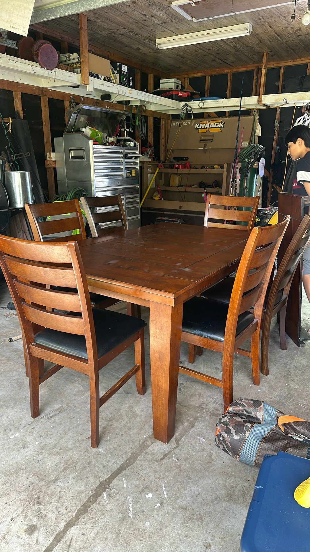 Breakfast/Dinning table