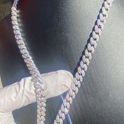22 Inch White Gold Plated 925 Silver Cuban Link Chain with 9 Carat Weight and Bold 8mm Width