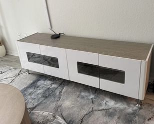 Modern Mylo TV Stand