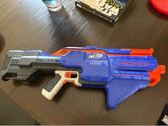 Nerf Blaster with Mag new