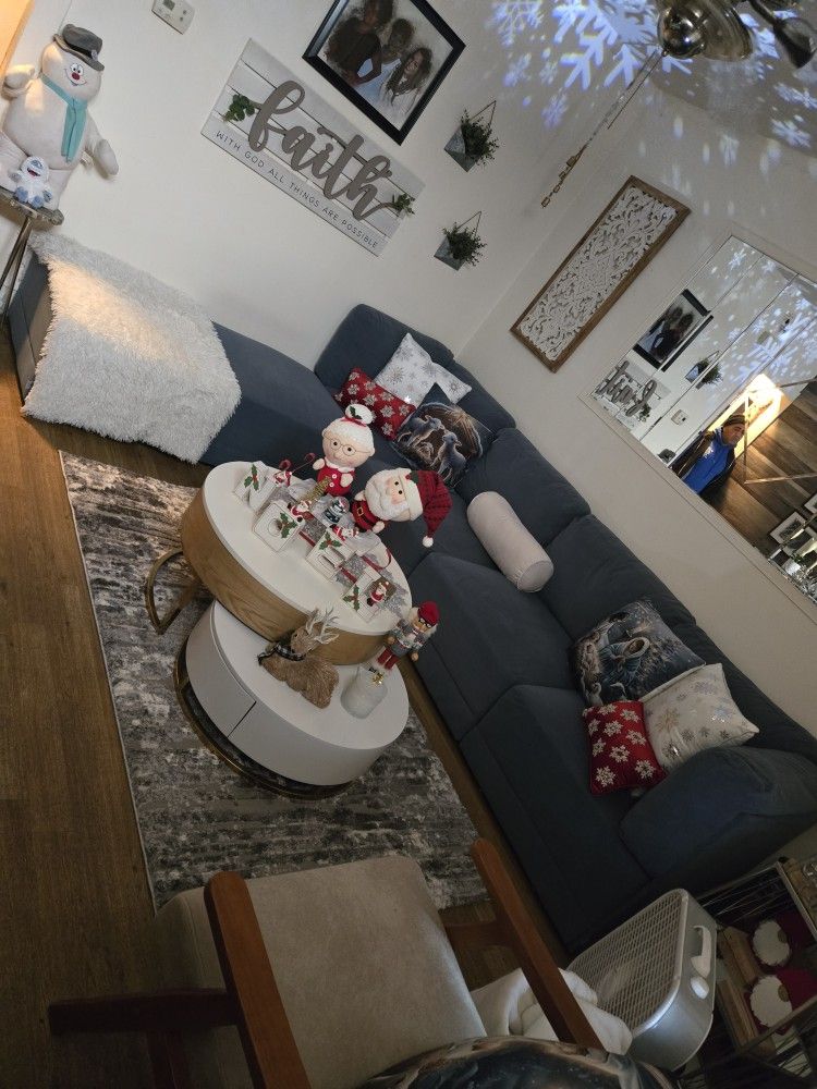 Module Sofa And Nesting Table