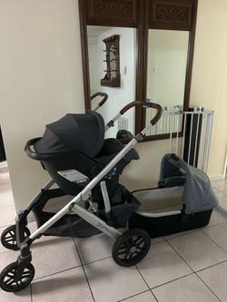 Uppababy vista car seat and bassinet