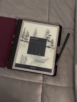 Kindle Scribe 1st Gen 2024 edition with premium pen