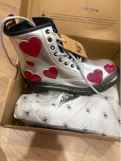 Girls Dr. Martens