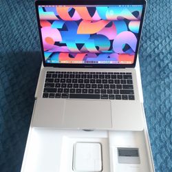 Macbook Pro 13” Retina Mint Condition