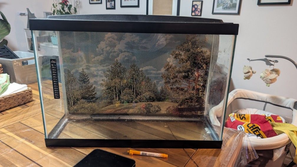 13 Gallon Fish Tank 