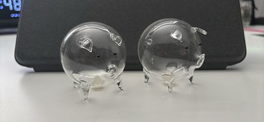 Glass blown pig salt and pepper shakers