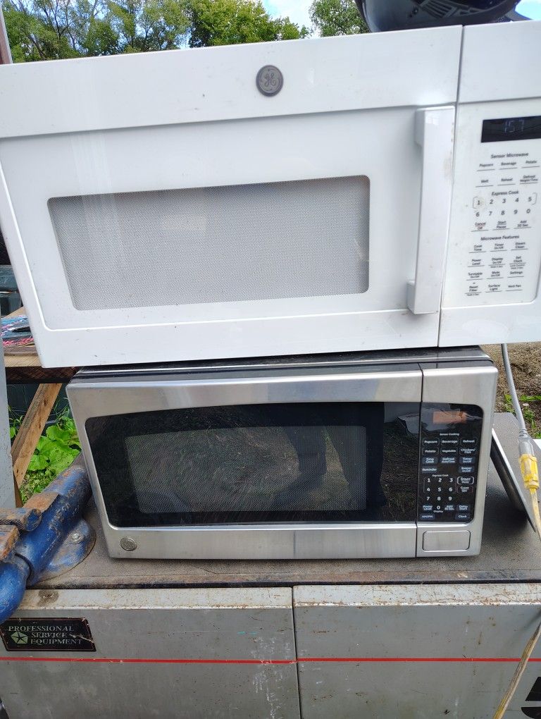 Two Microwaves $30 Each Or Both For $50