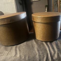2 Round Vintage boxes