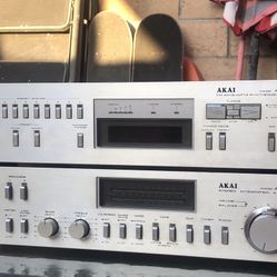 AKAI STEREO INTEGRATED AMPLIFIER AM-U55 & AKAI AT-555
