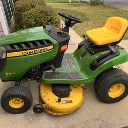 John Deere Riding Mower with 42” deck