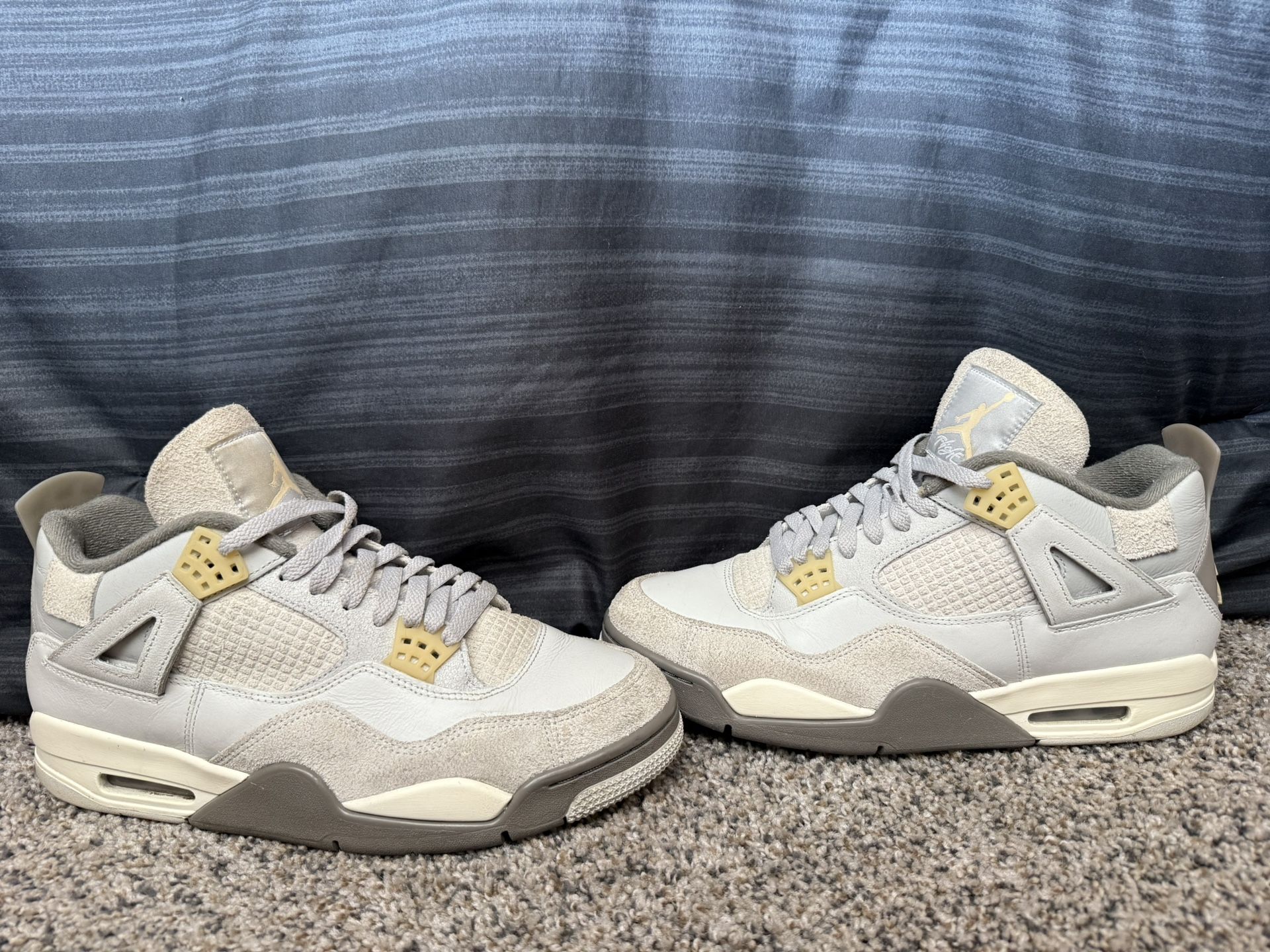 Jordan 4s Retro SE Craft Photon Dust