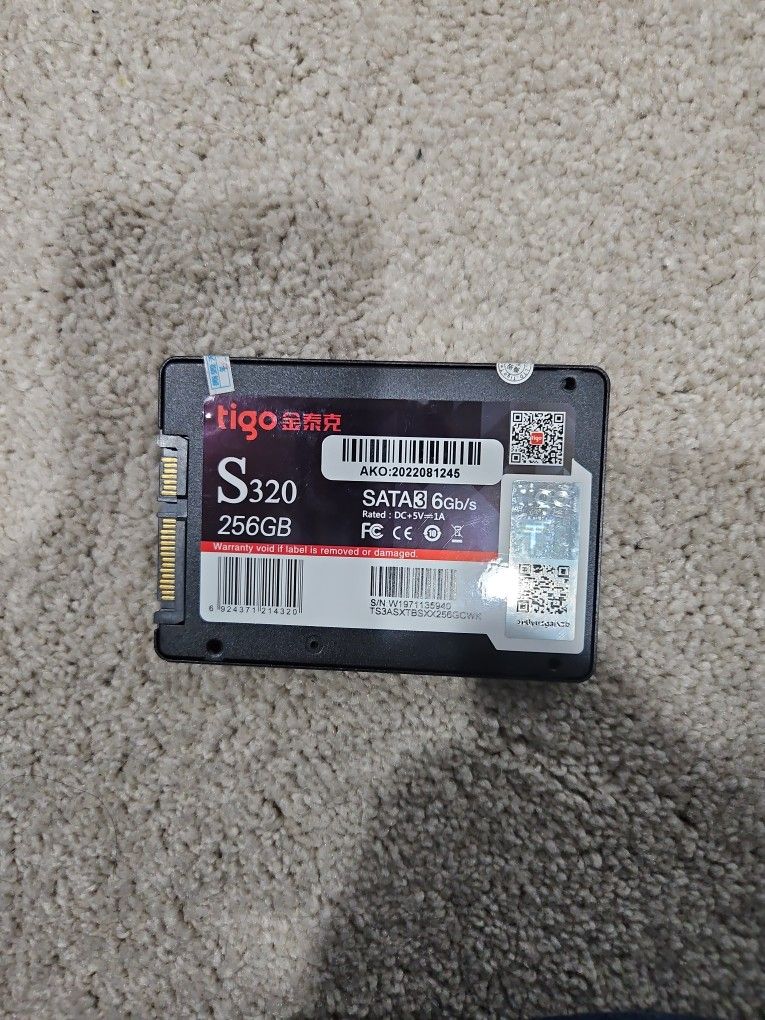 256 GB SSD