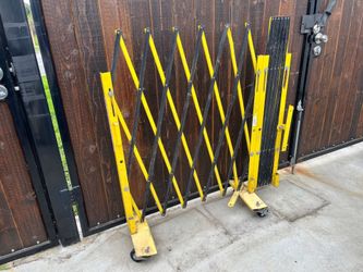 Expandable Metal Barrier Gate