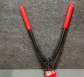 Milwaukee 24 in. Bolt Cutter With 7/16 in. Max Cut Capacity