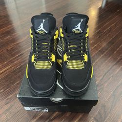 Jordan 4 Thunder