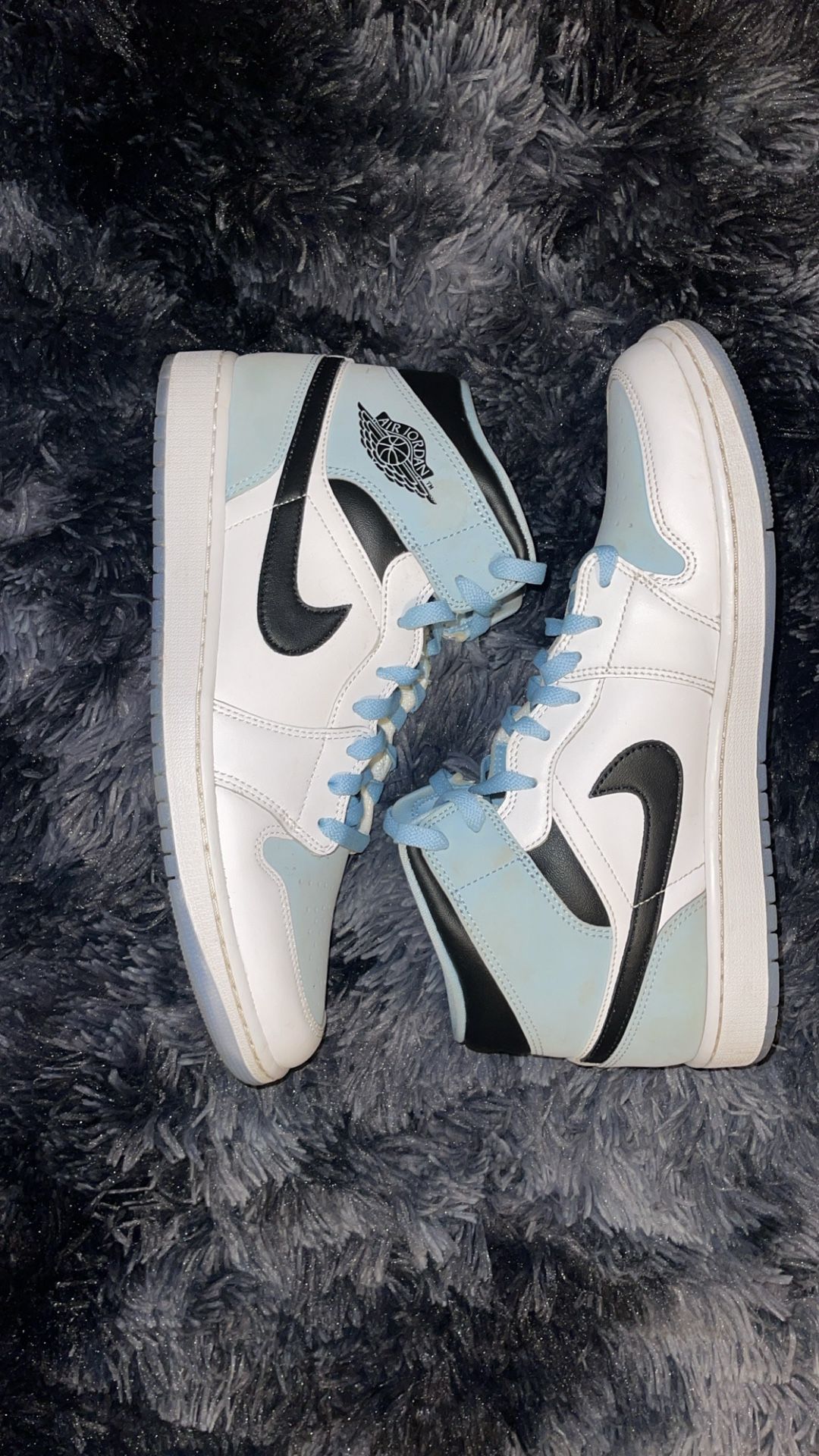 Air Jordan 1 Mid SE ‘white Ice Blue’