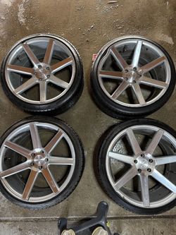 Niche Verona wheels 20x10