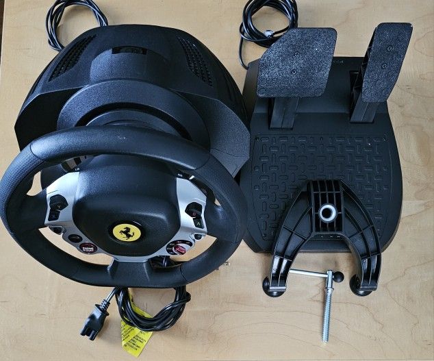 ThrustMaster TX Racing Wheel Ferrari 458 Italia edition Force Feedback
