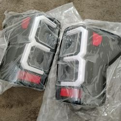 2007-2013 Toyota Tundra Taillights