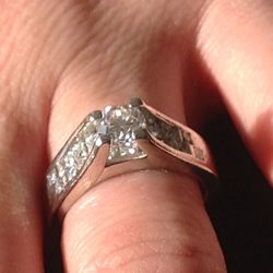 Diamond platinum engagement ring wow very nice very impressive!!! She loves you ❤️ forever!!!😜