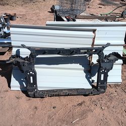 2020 Hyundai Santa Fe Radiator Support