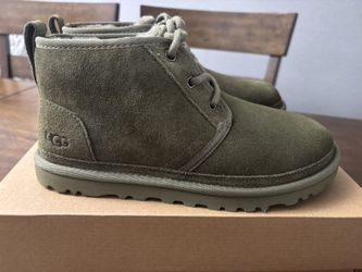 UGG Neumel For Women Size 8