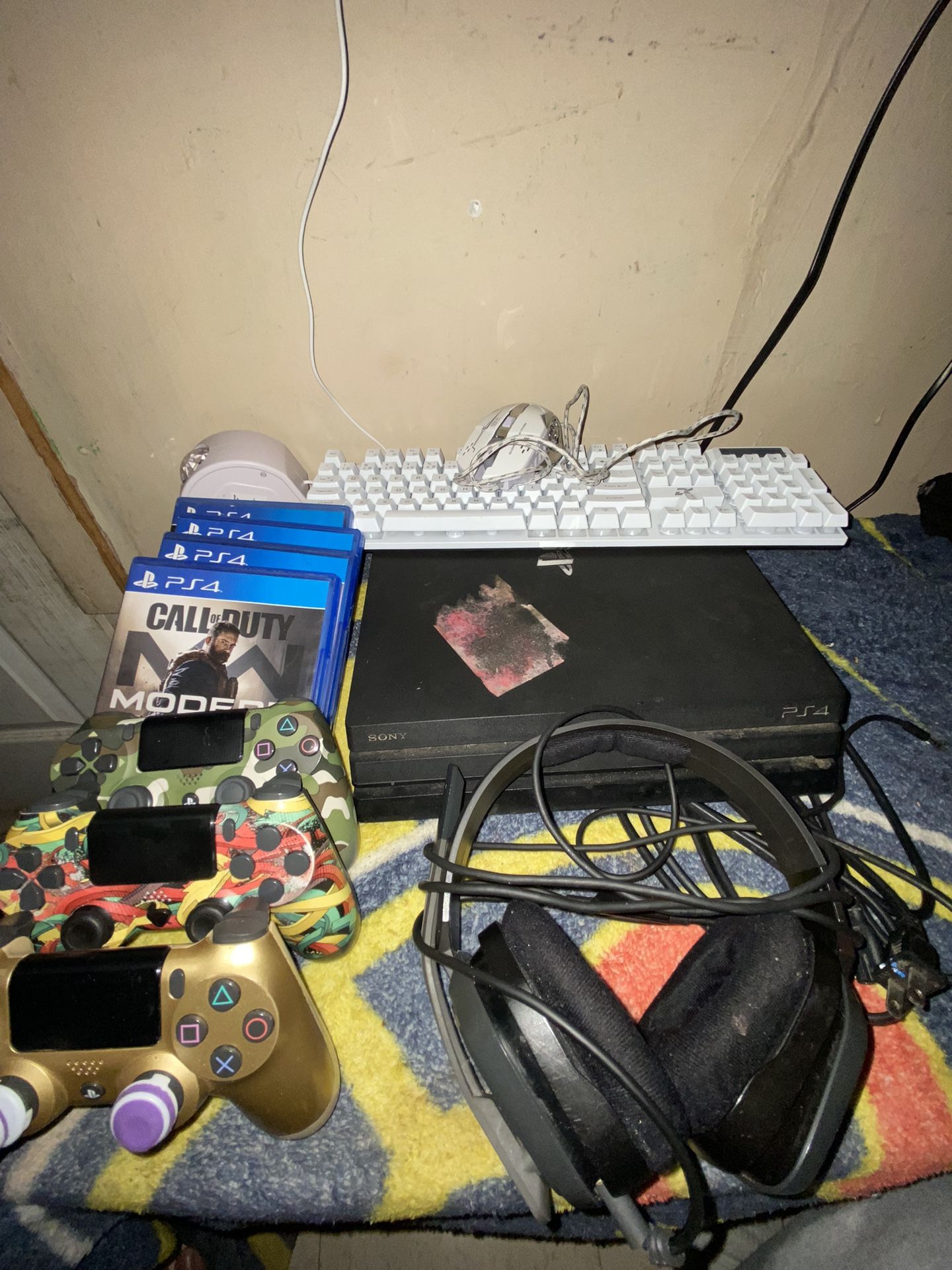 PlayStation 4 With Many Things