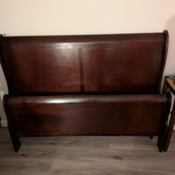Queen Mahogany Wood Sleigh Bed With Rails