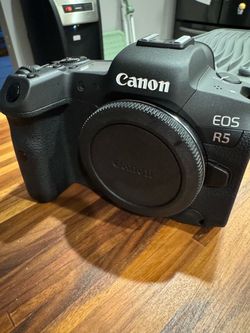 Canon EOS R5 Mirrorless Camera Body