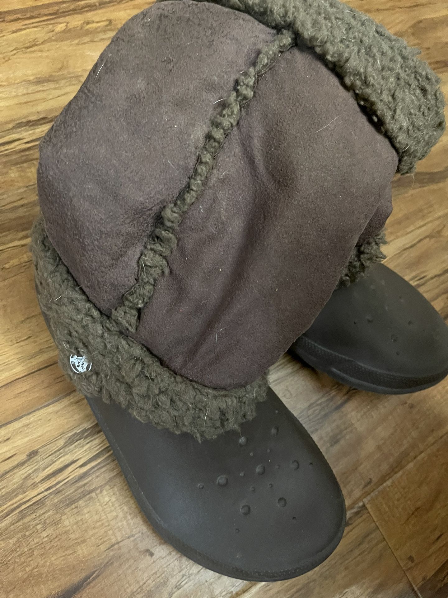 Crocs Womens Nadia Faux Fur Lined W8 Brown