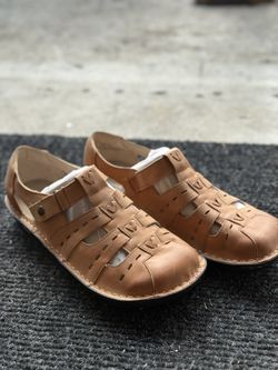 Nursing healthcare professional work shoes clogs