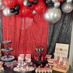 decoración y mesa de dulces