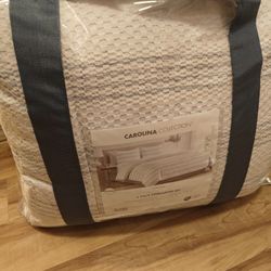 Queen Size 3 Piece Comforter Set