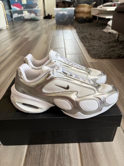 Women's Nike Air Max Muse Sneaker Shoes - White Metallic Silver - Size 8