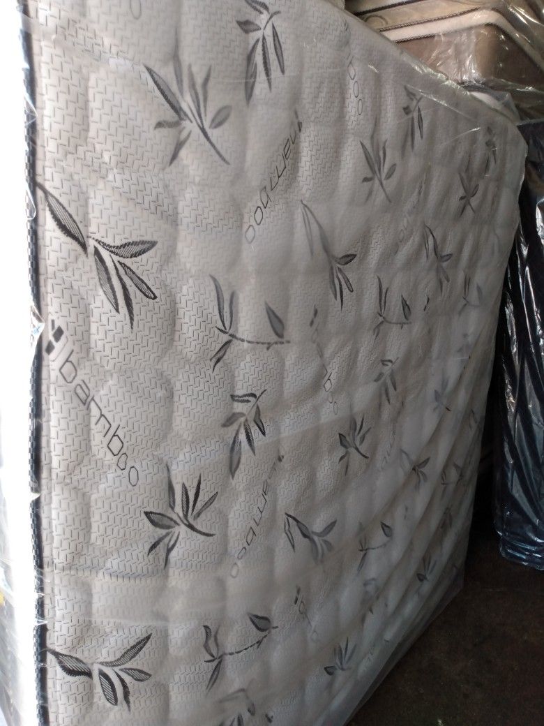 ☑️Mattress all sizes?
?Queen sizes $190
?Full sizes $ 170 
?Twin sizes $120
?cal King $ 310
?E K $ 320
?Delivery available