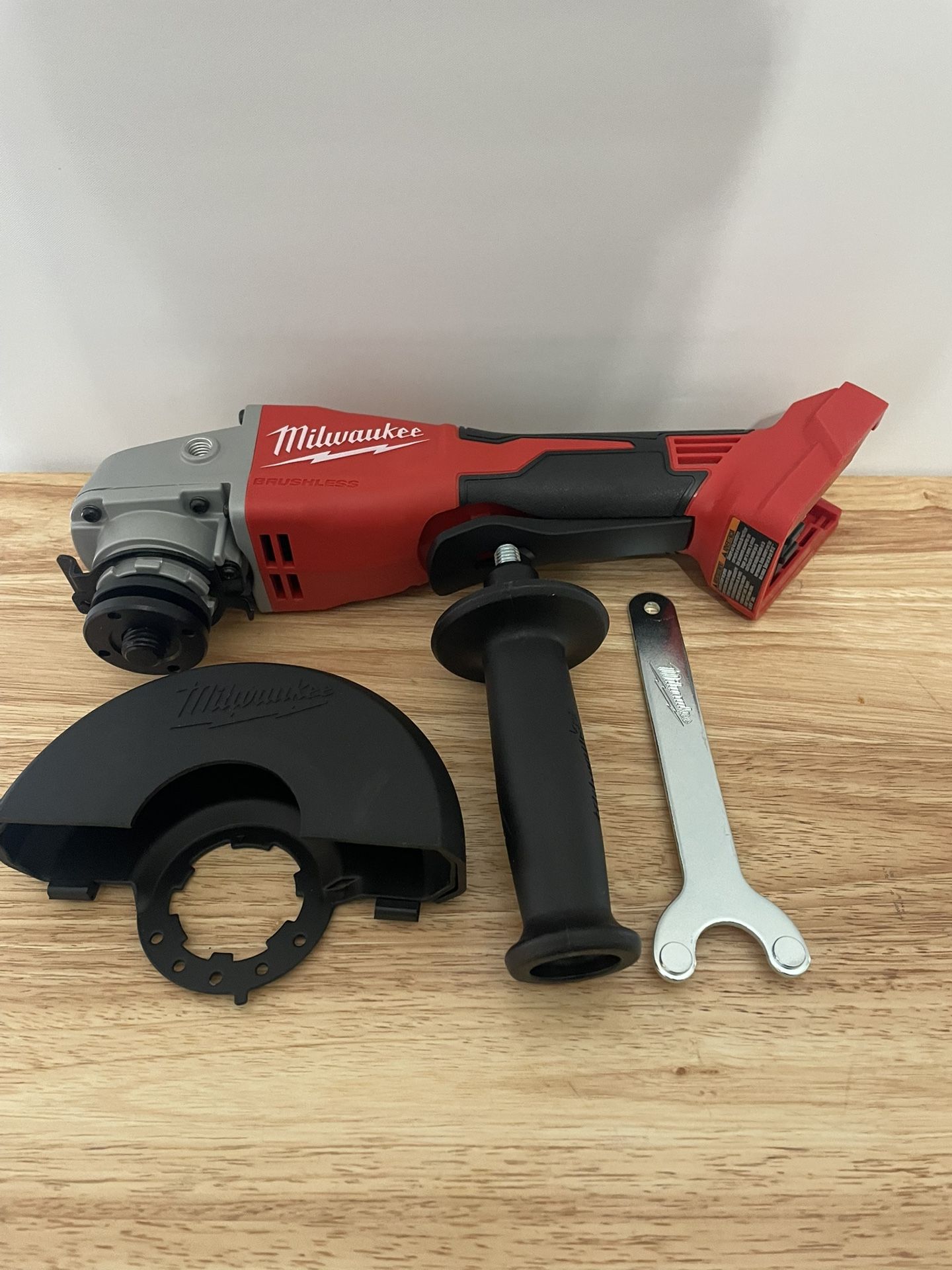 New Milwaukee Grinder M18 (Tool Only Solo Herramienta)