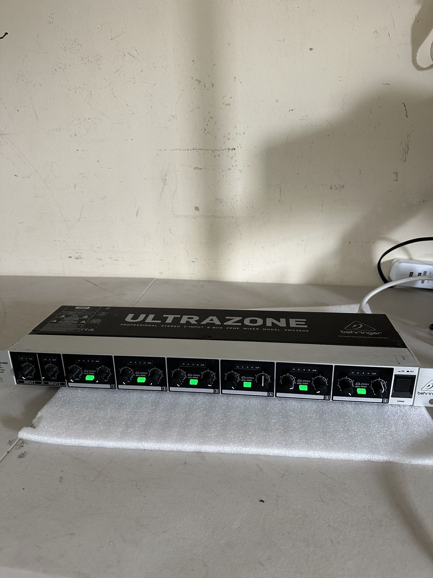 BEHRINJER ULTRAZONE LIKE NEW