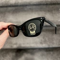 NEW original Ray Ban Mrs. Burbank 