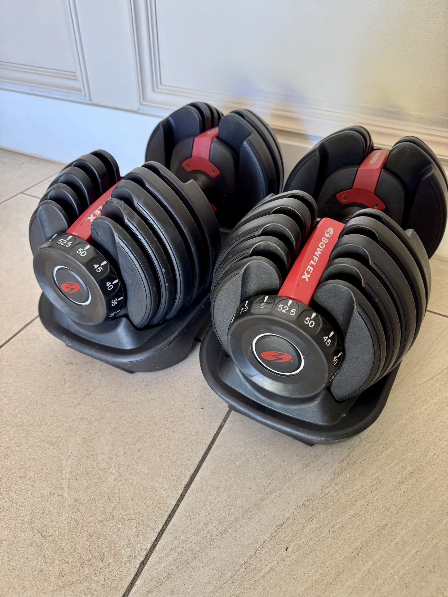 Pair Of Bowflex 552 adjustable dumbbells