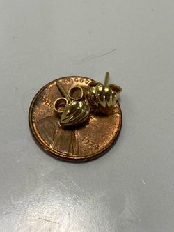 Italian 18k gold shell earrings