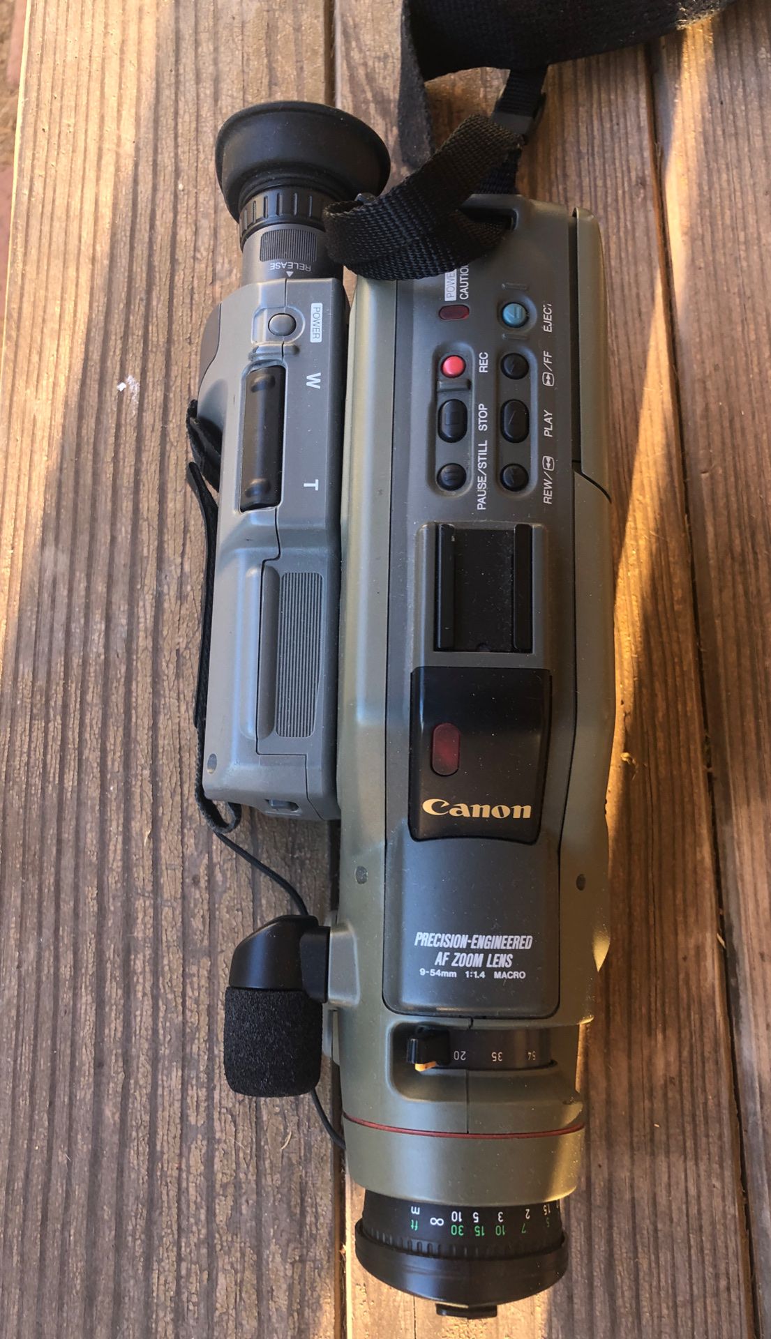 Canon E80- 8mm Video camera and recorder