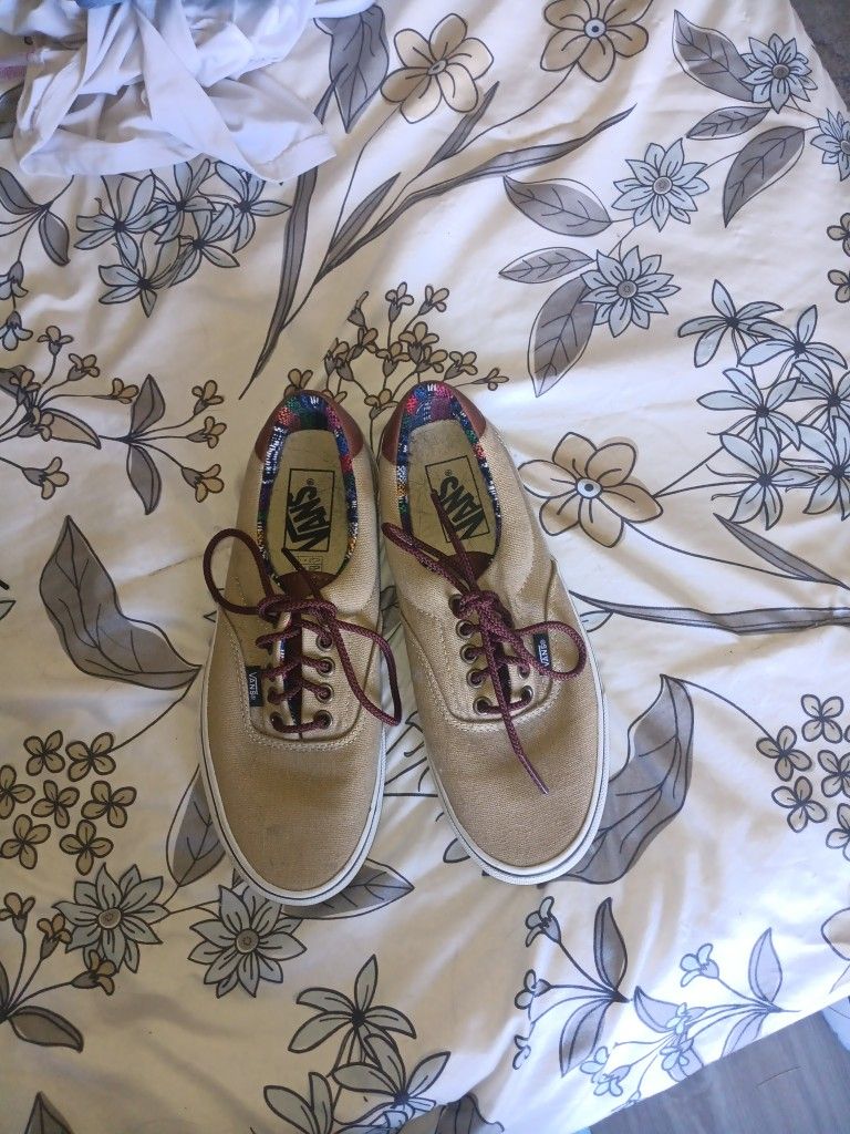 Van's Size 8 Women's