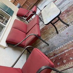 Patio Love Seat 2 Chairs And Carpet 