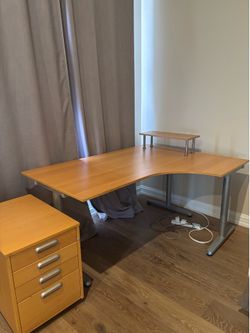 IKEA L-shape Desk 31.5”x63”x47” Only - Great Shape